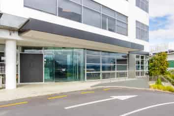Versatile Albany Retail - Available Now