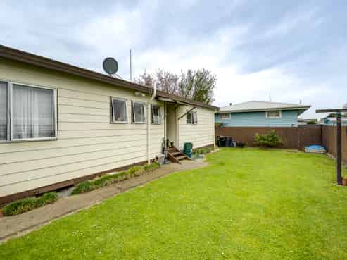 15A Alexander Avenue, Onekawa