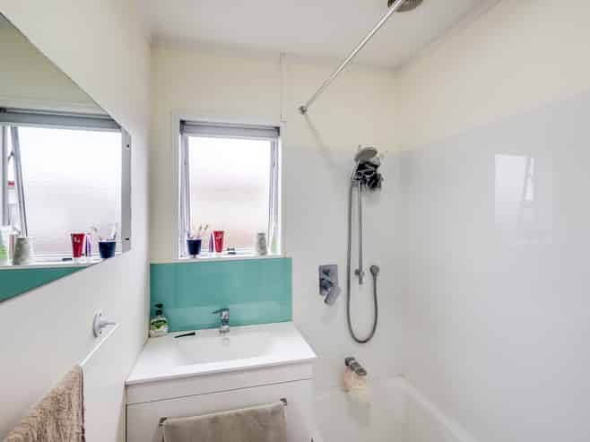 15A Alexander Avenue, Onekawa