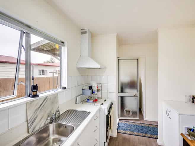15A Alexander Avenue, Onekawa