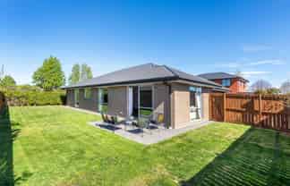 18 Josephine Crescent, Aidanfield