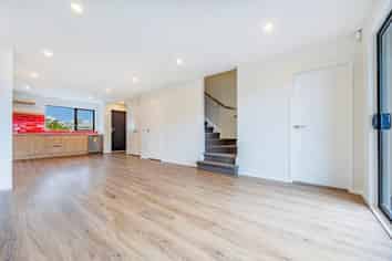 6/21 Peachgrove Road, Te Atatu Peninsula
