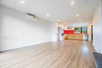 6/21 Peachgrove Road, Te Atatu Peninsula