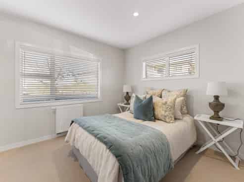 21 Chateau Crescent, Rangatira Park