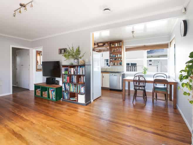 36 Deanwell Avenue, Deanwell