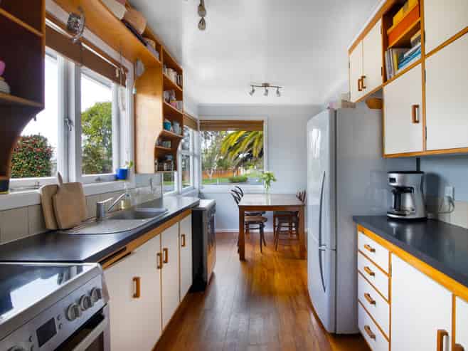36 Deanwell Avenue, Deanwell