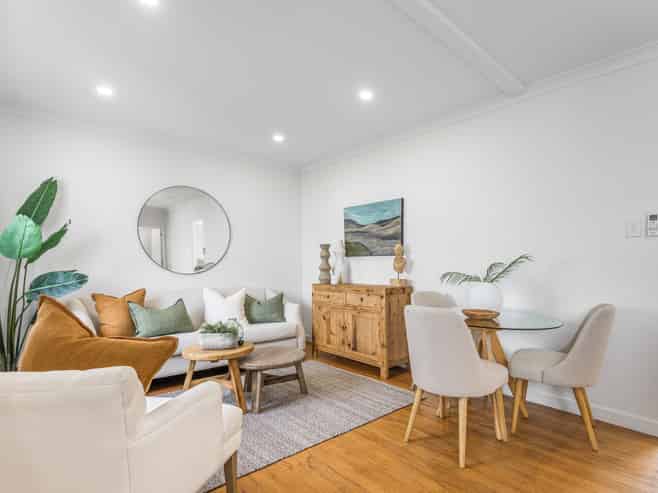 2/27 Calliope Road, Devonport