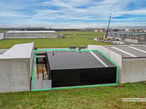 Versatile 342sqm* Building - Modern & Ready!