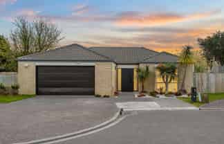 8 St Leger Close, Huntington Park