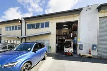 Modern Industrial Unit | 100 m2