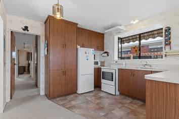 9 Lowry Avenue, Redwood