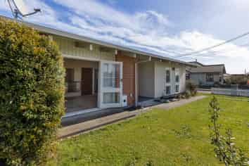 556 Queen Street East, Levin