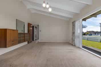 556 Queen Street East, Levin