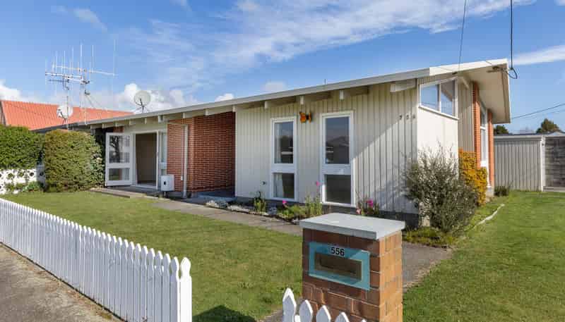 556 Queen Street East, Levin