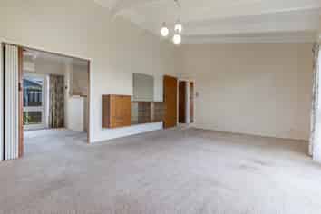 556 Queen Street East, Levin