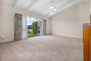 556 Queen Street East, Levin