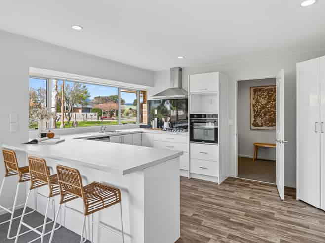 2 Leigh Place, Paraparaumu Beach