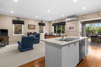 13 Heynes Place, Clive