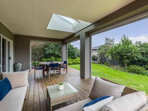 13 Heynes Place, Clive