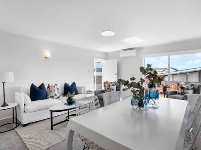 2/127 White Swan Road, Mount Roskill