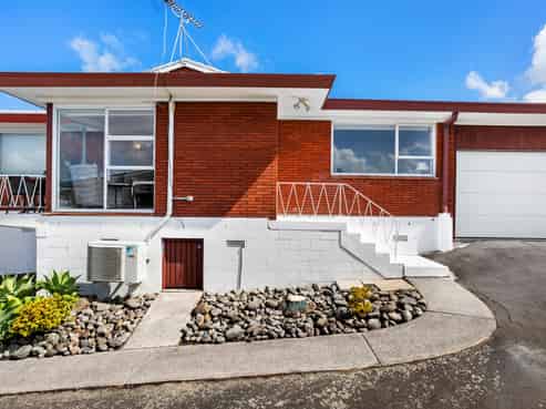 2/127 White Swan Road, Mount Roskill