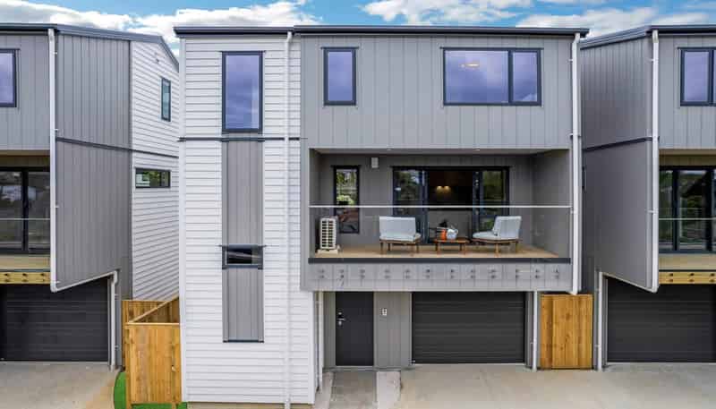 2/49 Northboro Road, Belmont