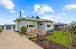 240 High Street North, Carterton