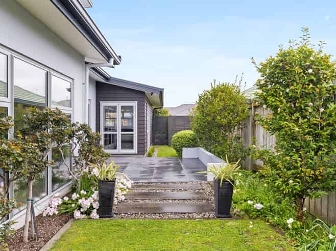 6 Murphy Court, Highbury