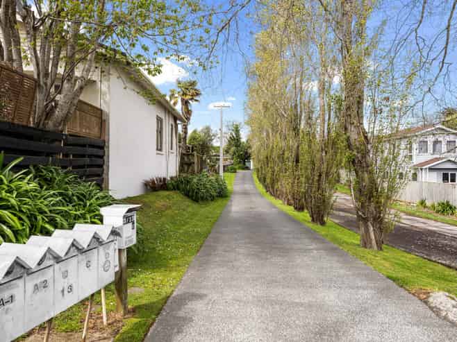 13B James Road, Manurewa