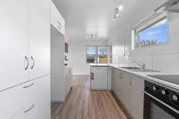 6 Byron Grove, Owhata