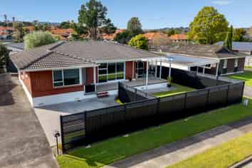 12 Mirrabooka Avenue, Botany Downs