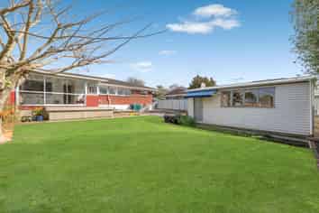 12 Mirrabooka Avenue, Botany Downs