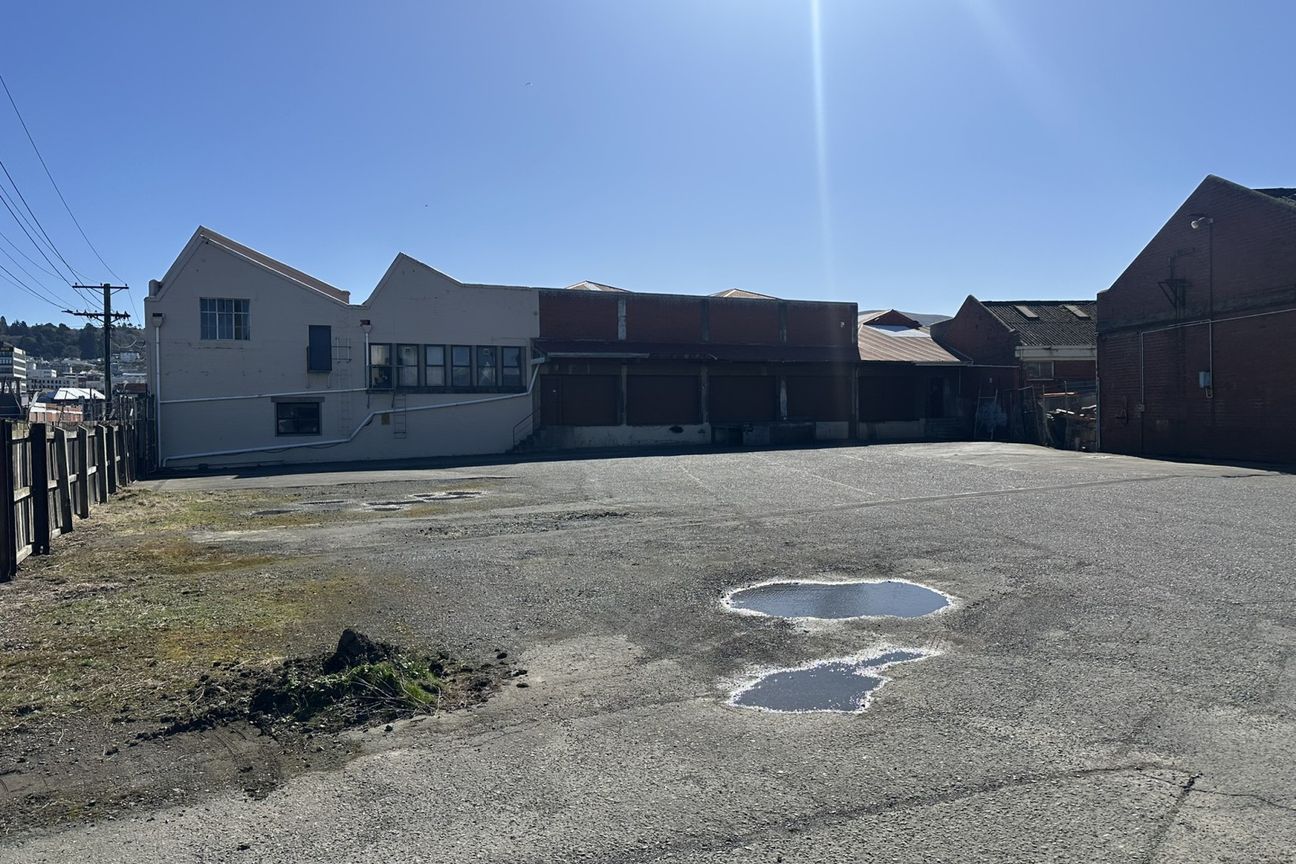 Central Harbour Basin Industrial to Lease - Vista 6