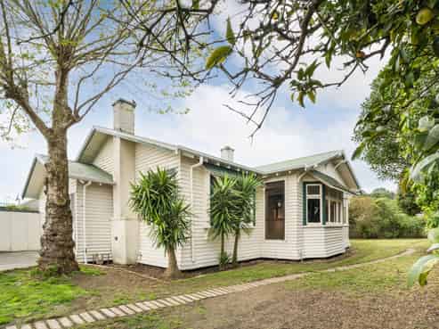 4 Rainforth Street, Roslyn