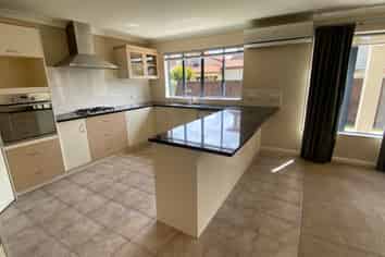 41 Coachman Drive, Flat Bush