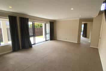 41 Coachman Drive, Flat Bush