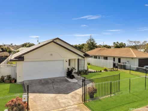 52 Riverton Drive, Randwick Park