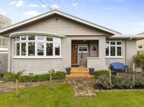 25 McLean Street, Strandon