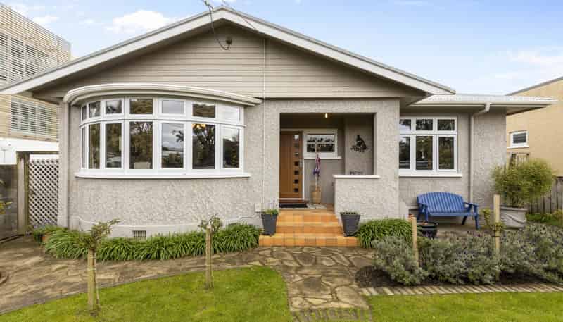 25 McLean Street, Strandon