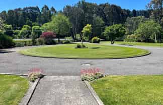 520 Number 3 Line, Okoia