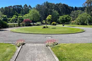 520 Number 3 Line, Okoia