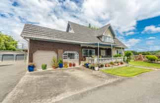 520 No 3 Line, Okoia