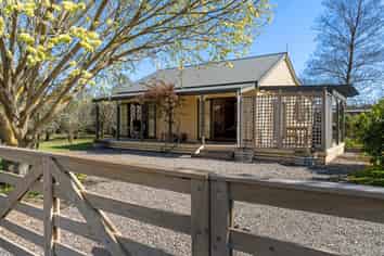 7 Redwood Lane, Martinborough