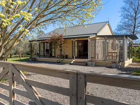 7 Redwood Lane, Martinborough