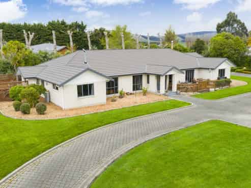 294 Polson Hill Drive, Aokautere