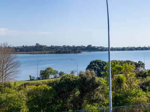 6/29 Accadia Lane (Chadderton Apartments), Avenues