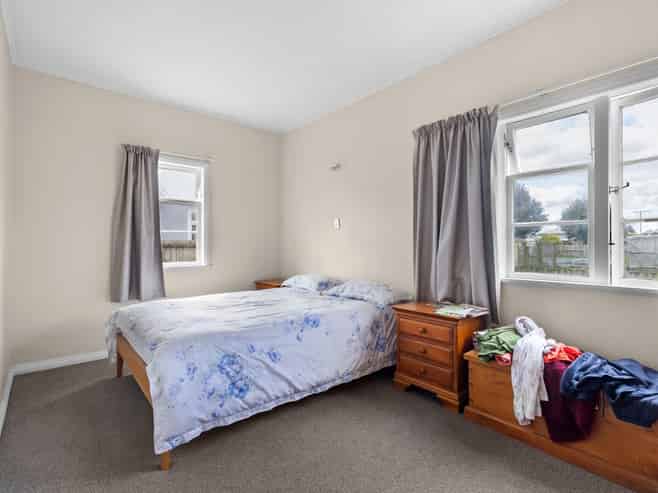 17 Robert Street, Marton