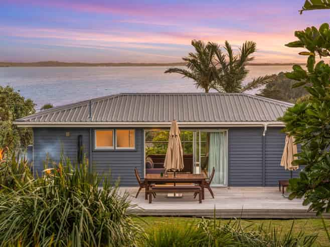 7 Tetley Road, Surfdale