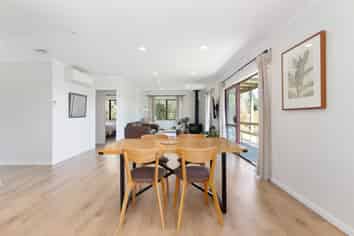 121 Southdown Drive, Martinborough