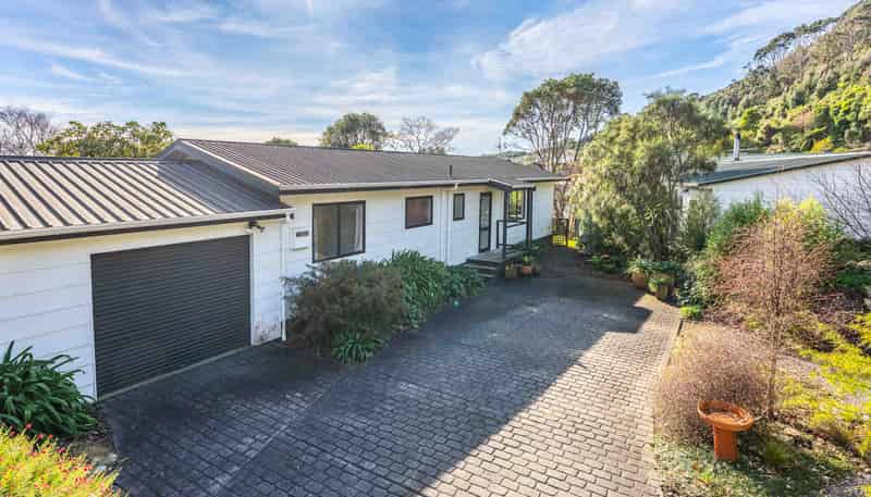 14 Poneke Drive, Waikanae